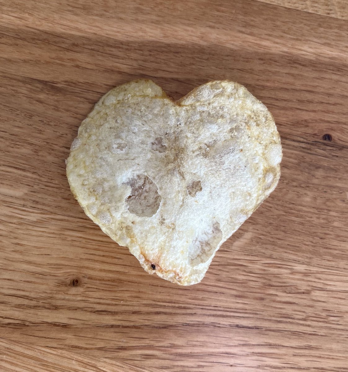 CharliBug's tweet photo. @walkers_crisps #lovefromwalkers https://t.co/9I5njts99m