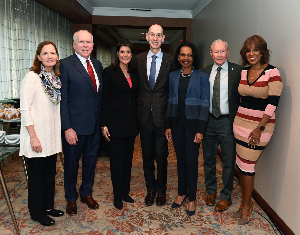 Denise 🦕 on Twitter "🤣 horizontal stripes make you look FATTER