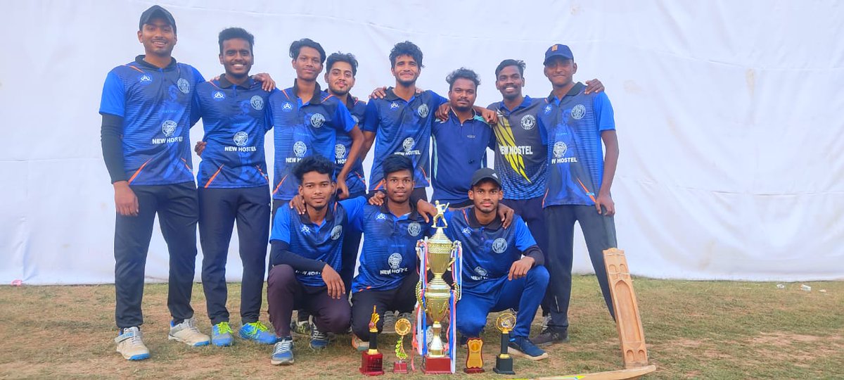 newhostelru's tweet photo. Inter-Hostel Cricket Tournament was organised by West_Hostel to commemorate their Hostel Annual Function and our Hostel became Champion defeating West Hostel in final.
#Total_New
#Ravenshaw_University
#Silver_City
#Champion https://t.co/1rW8aaifVa