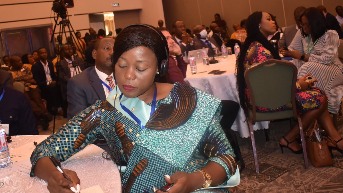 UNinGhana's tweet photo. Efficient and environmentally friendly shipping, such as use of cleaner fuels, provide public health and climate benefits. But the transition to greener shipping is daunting.

Today in #Accra, experts meet to prepare Africa for the crucial transition to cleaner fuel for shipping. https://t.co/5Yf9CoN7Hm