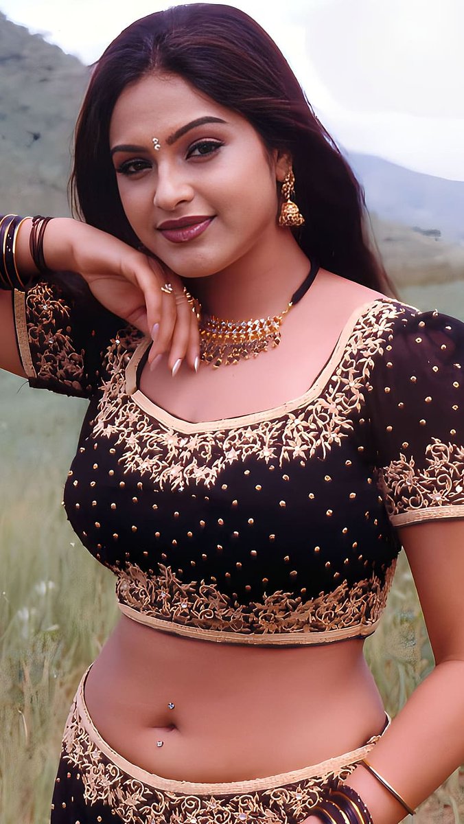 Anithafem's tweet photo. a sissy's puberty photoshoot, dreaming of endless possibilities of pleasure... #sissylife #tamilsissy #pottachitamil https://t.co/dVAKXSZ2LR