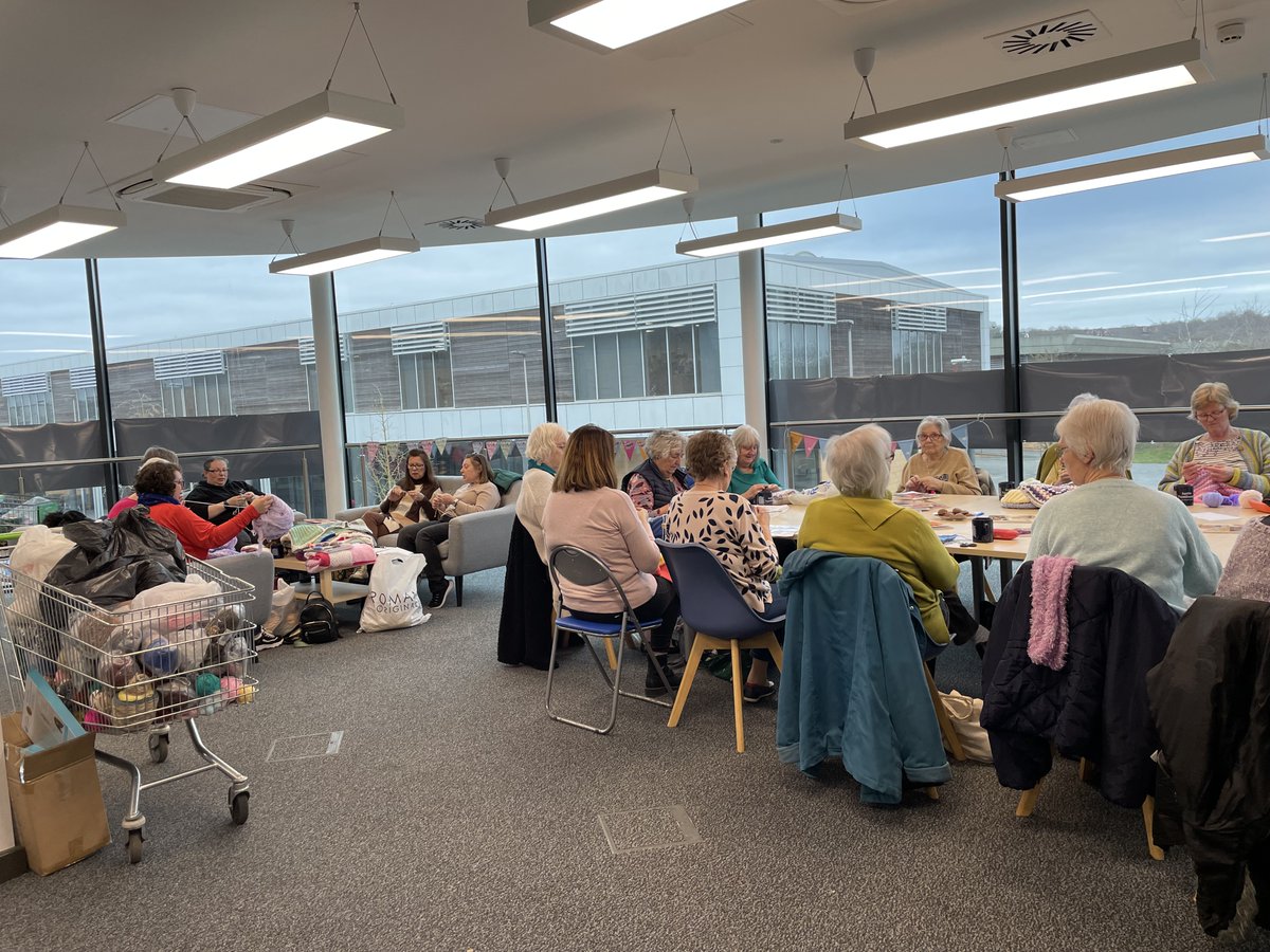 OfficeJTMP's tweet photo. A full house for the latest Big Knit event at the Community Office. Fantastic to see so many people getting involved with this brilliant initiative! 🧶🧶🧶 https://t.co/GqJEmeJwYe