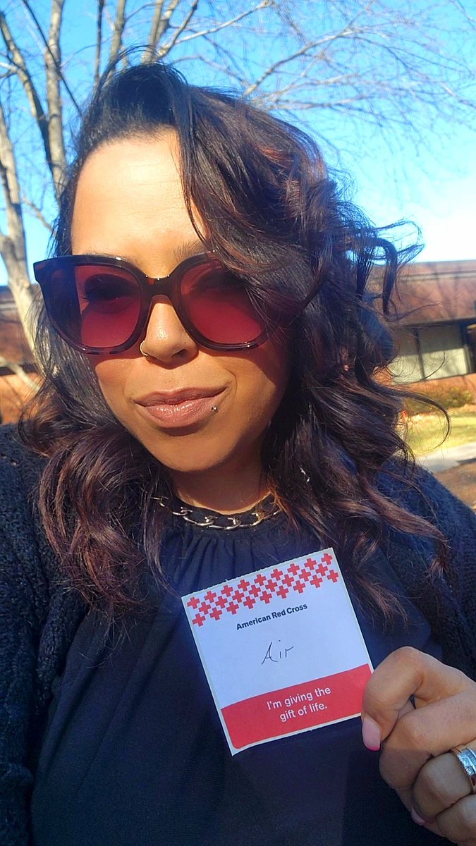 On the day of LOVE ❤️

I chose to give the gift of LIFE 🩸💉

(did you know just one donation can save up to 3 lives? AMAAAAAZING)
.
.
.
#NewTradition #ValentinesDayVibes #BloodDonor #AmericanRedCross @americanredcross #Donate #LIFE #LOVE