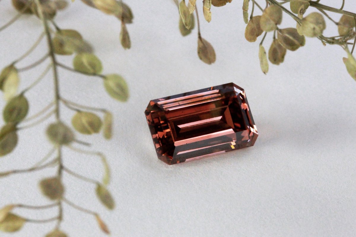 bring_diamonds's tweet photo. Blood Orange 2.2 carat, emerald cut. Fancy intense pinkish orange diamonds are extremely rare in nature, our rare lab-grown diamond is comparable in every way to natural equivalents except we exceed due to our realistic pricing, environmental friendliness &amp; ethics. 

#ukdiamonds https://t.co/P7m7i45f5l