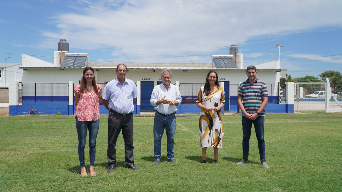 ErikaGonnet's tweet photo. Junto a @mirabellarob  llevamos adelante una recorrida por el Departamento Castellanos donde visitamos obras y equipamientos adquiridos a partir de aportes económicos del @GobSantaFe con el objetivo de fortalecer la #EconomíaCircular y promover la #TransiciónEnergética. https://t.co/7Qn3TH60SH