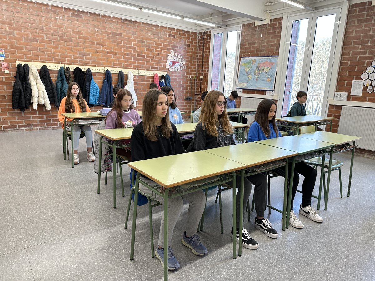 L'alumnat de primer d'ESO de l' <a href="/perefontdevila/">Ins Pere Fontdevila</a>  ha començat les sessions de mindfulness diàries dins el projecte Health-G!

Les sessions s'impartiran durant dos mesos. El programa està dissenyat a través d'àudios generats pels professionals del CAP Gironella <a href="/icscatcentral/">ICS Catalunya Central</a> .