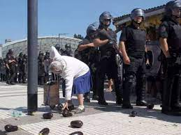 Sebasti87691430's tweet photo. @indignadoxd Como Macri nadie te cuida, no? https://t.co/SLK52rxKBY