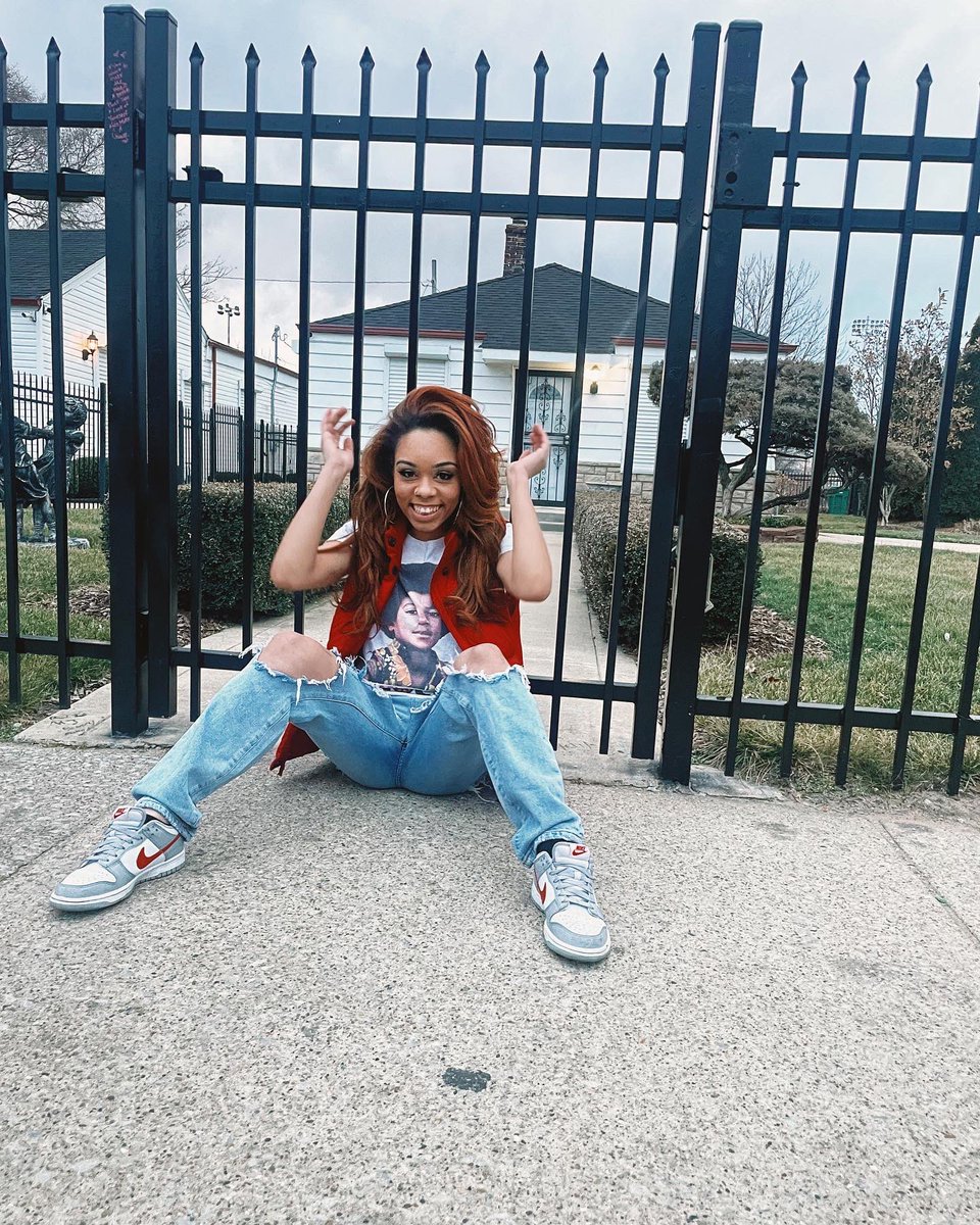 neprijames's tweet photo. one of the best moments of my life ❤️ #2300JacksonStreet 

Where it ALL began https://t.co/o8oYeiD4fc
