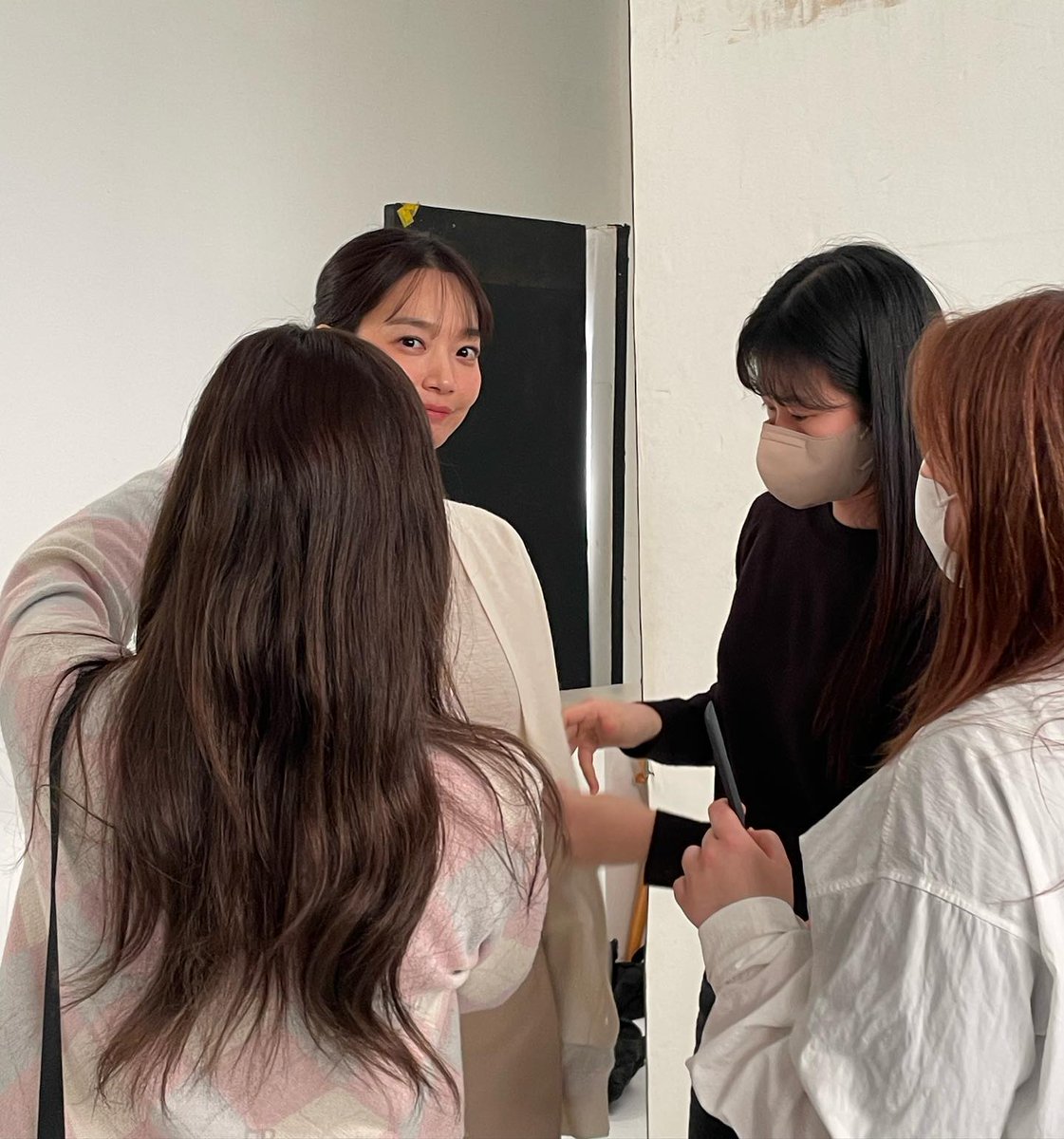 MinahBrazil's tweet photo. 『📸 | IG • Minah♥️
— Nada melhor que começar o dia com novas fotos do nosso cristalzinho lapidado 🤏🏻🤍

+

#ShinMinAh #ShinMinA #신민아 https://t.co/3whXe65CcC