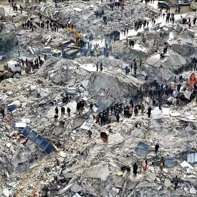 Öyle bir yere geldik ki, hiç bir sokağın adı yok...'

Cemal Süreya