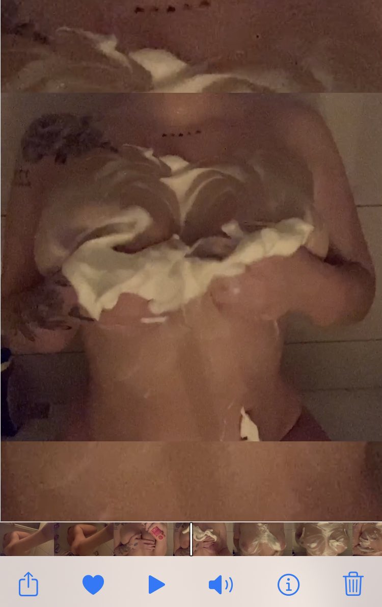 22__Boo's tweet photo. Achso übrigens: Habe gestern Content in der Dusche gefilmt 💦 Findet ihr auf Onlyfans und MYM 🔞 #onlyfansgermany #mymfans #mymcreator #showercontent #geiledusche #großetitten

https://t.co/VlAw0YMZiL https://t.co/D6U3uPk4TO