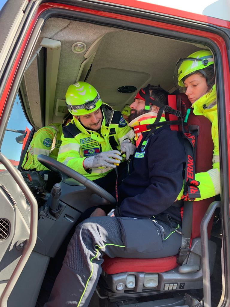 SUEM_Veneto's tweet photo. 15FEB #Venezia  Formazione dei futuri istruttori per i corsi di #estricazione per infermieri e autisti soccorritori delle UU.OO. di #ProntoSoccorso di #suemVE, congiunta con @vvfveneto. #WeAreSUEM https://t.co/csGomp7CKi
