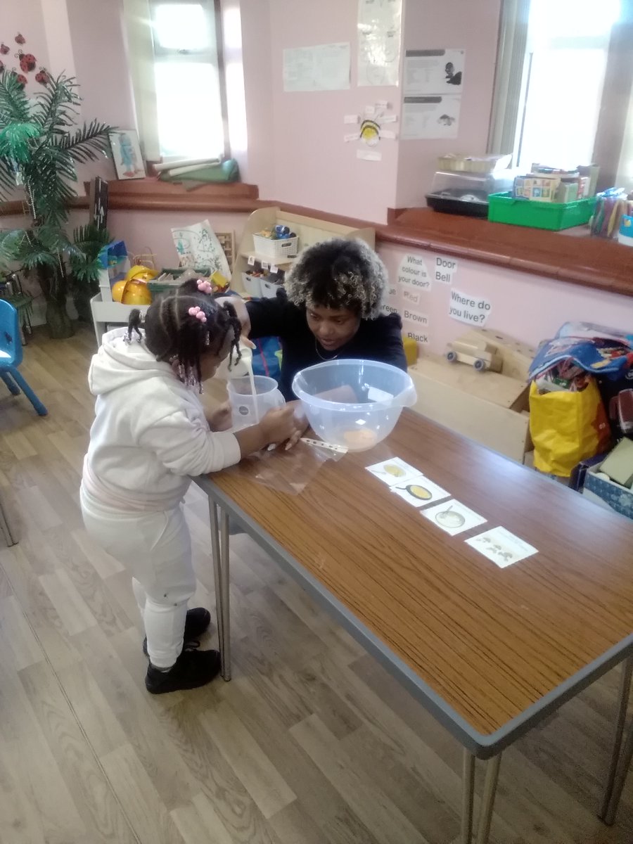 Yesterday we held our first 'Big Cook, Little Cook' workshops and it was a big success!
Well done to all our parents and children that attended and was able to pull out so much learning
