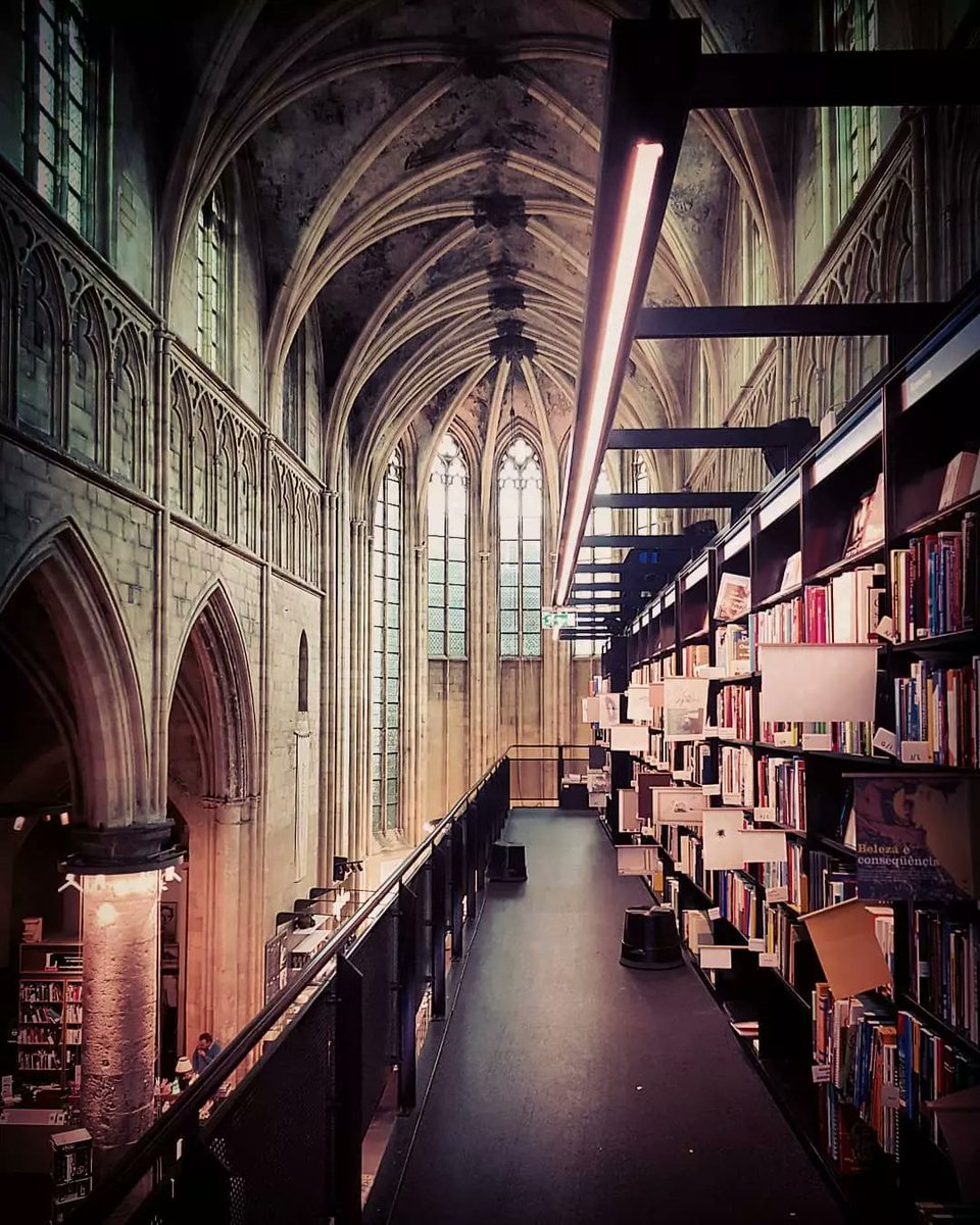 Vanavond zing ik mijn Italiaanse repertoire voor Dante Maastricht in de prachtige Dominicanenkerk! ❤️

<a href="/BkhDominicanen/">BkhDominicanen</a> 

#fabianadammers #fabfolk #singersongwriter #singer #songwriter #live #music #italian #songs #show #folk #pop #guitar #dante #maastricht #dominicanenkerk