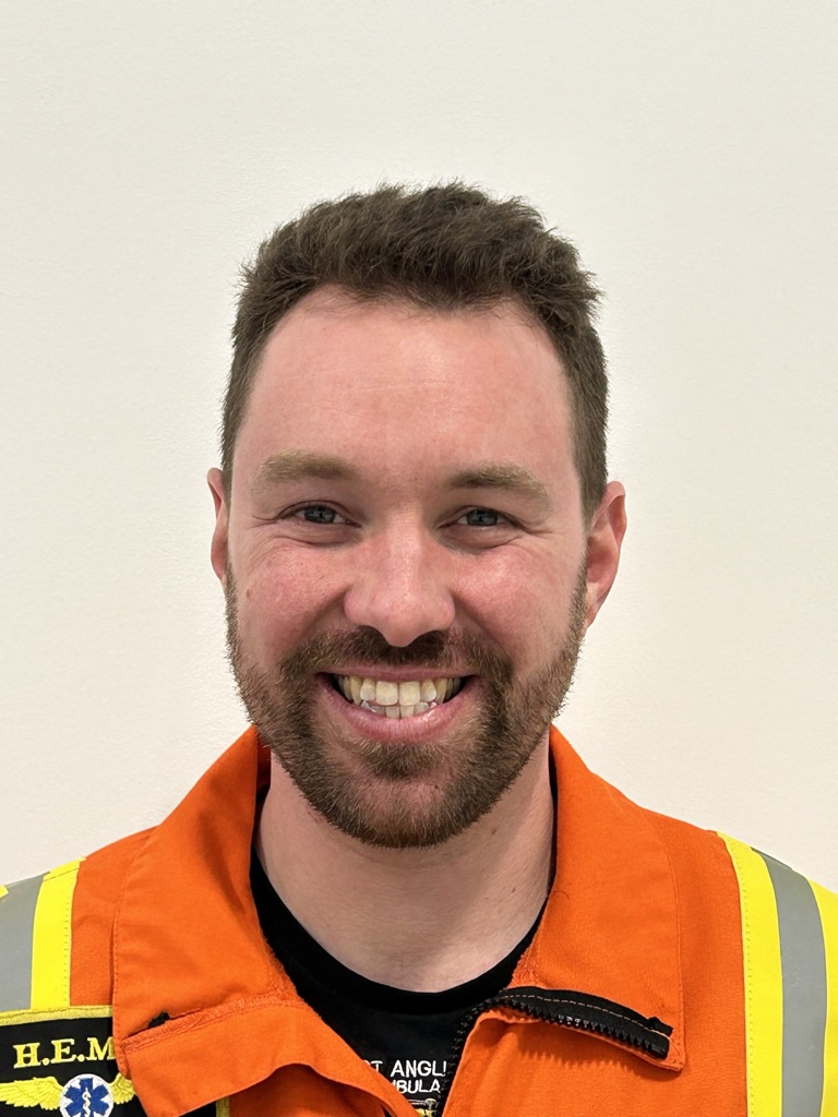 EMManchester's tweet photo. The incredible Dr. Halden Hutchinson-Bazely is now confirmed for #stemlynsWILD  :-) :-) :-)

A course director for @ATACCFaculty intensivist and PHEM doc, he is perfect for the event. Expect lots of wisdom and learning from Hutch and the rest of the team. https://t.co/P4EO19rQ64