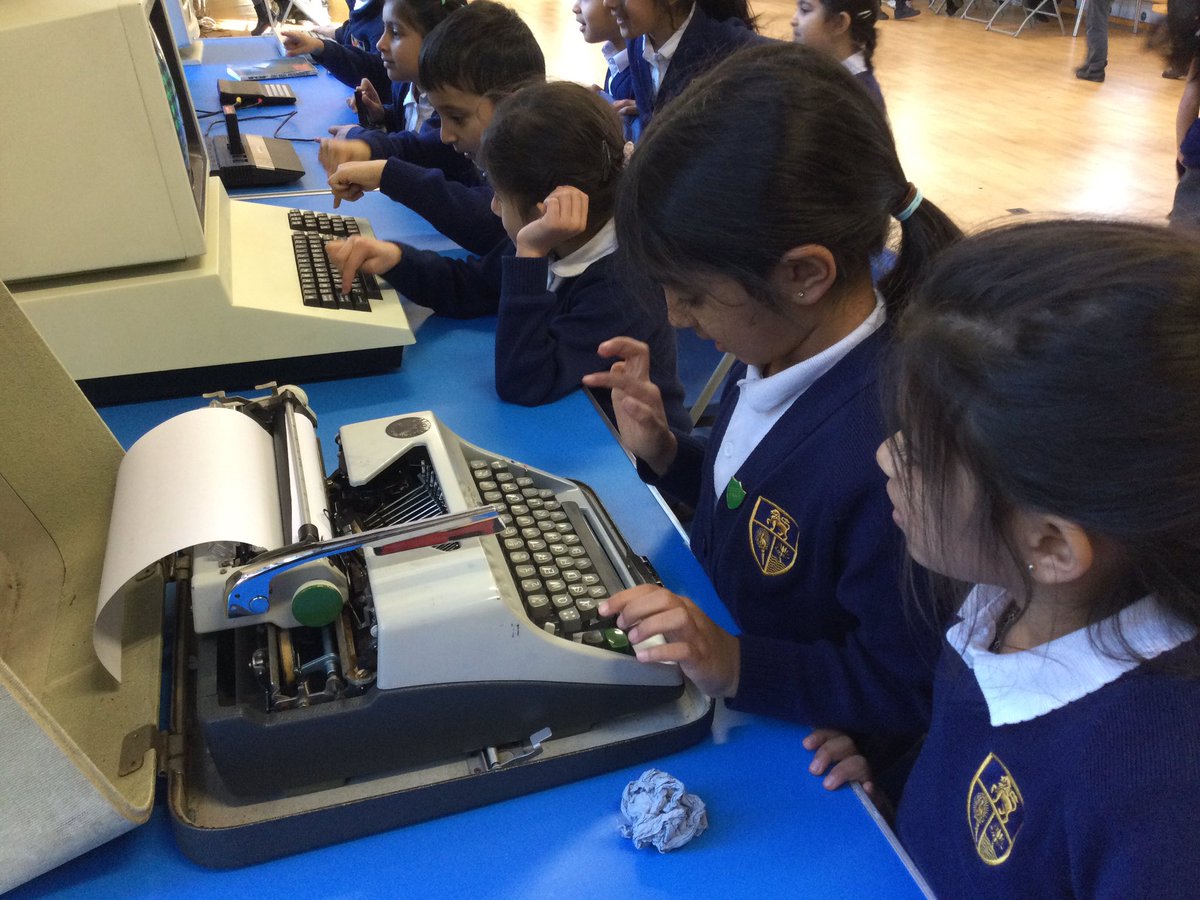 KrishnaAvantiPS's tweet photo. Year 1 had a fabulous time this morning investigating ICT from years ago #codeshow https://t.co/9eX3XvSDlb
