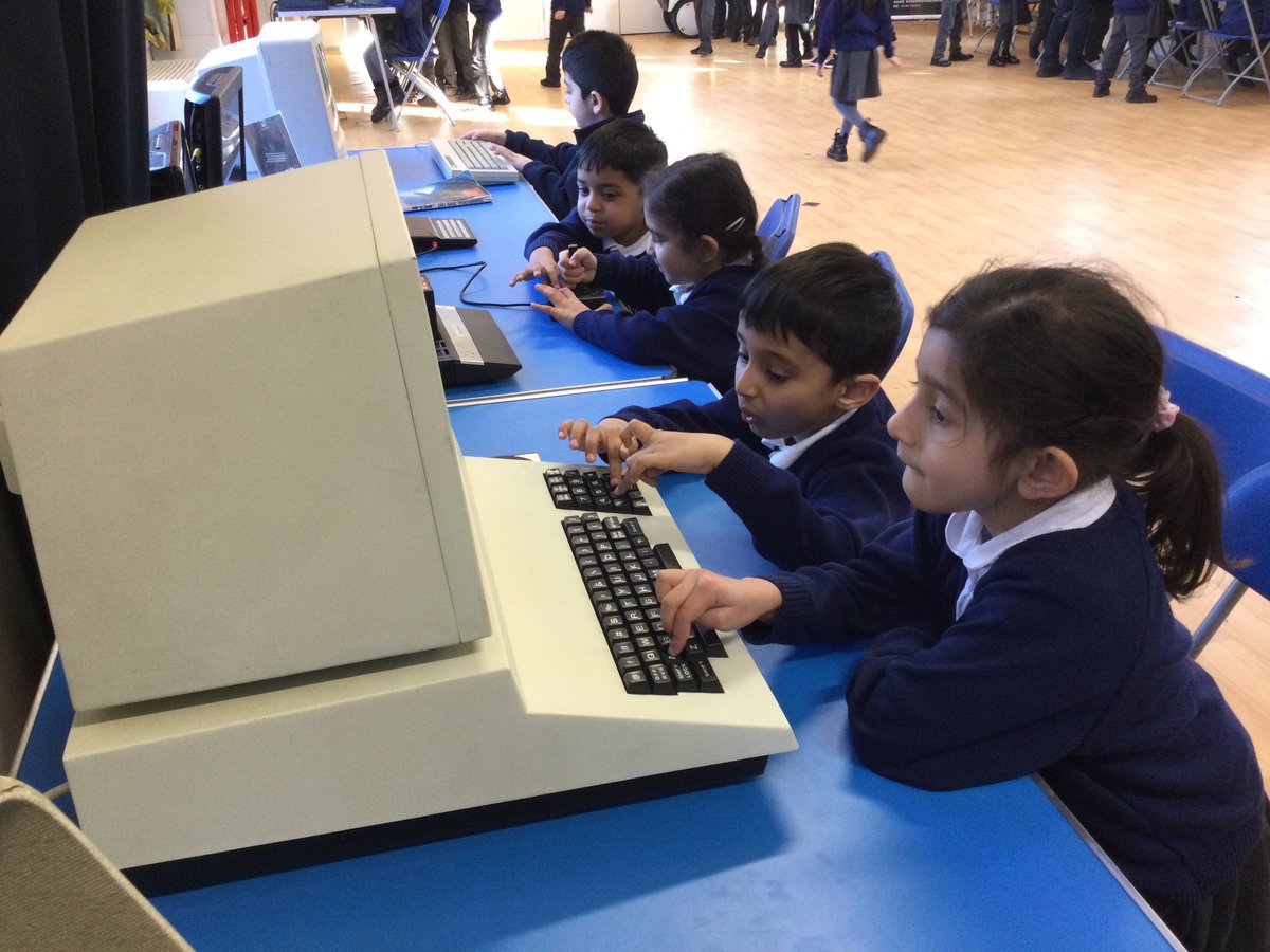 KrishnaAvantiPS's tweet photo. Year 1 had a fabulous time this morning investigating ICT from years ago #codeshow https://t.co/9eX3XvSDlb