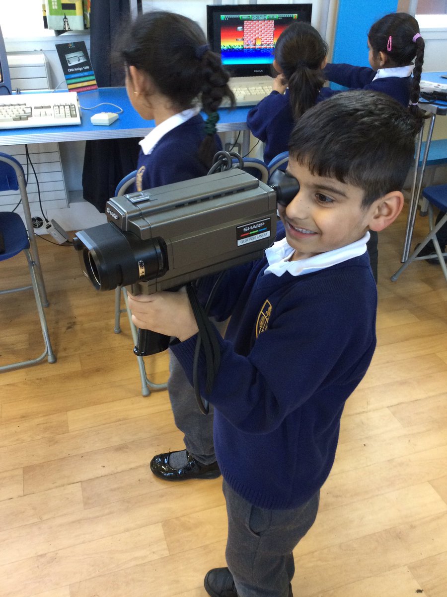 KrishnaAvantiPS's tweet photo. Year 1 had a fabulous time this morning investigating ICT from years ago #codeshow https://t.co/9eX3XvSDlb