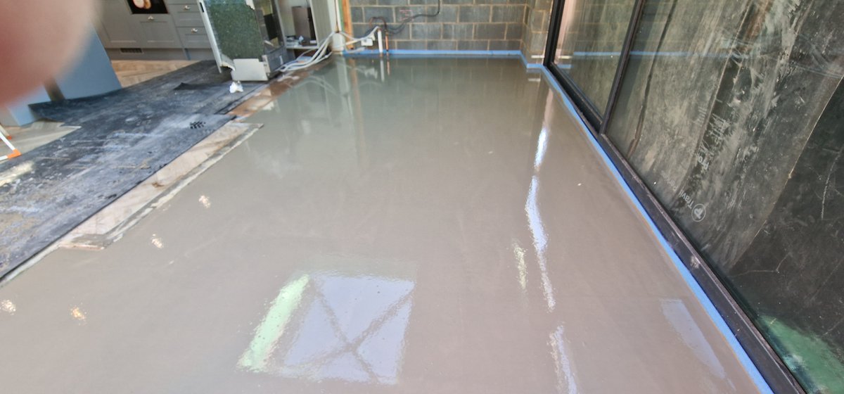 Floscreed's tweet photo. Fast drying liquid screed prepped and laid over insulation to a renovation in Chepstow for a regular customer.

#floscreedukltd01873850054  #repeatwork  #local https://t.co/28CbsJO821