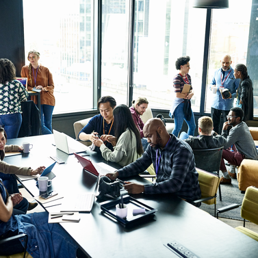 RevivalTechRepr's tweet image. Who actually helps you get a new job? This study by LinkedIn might surprise you. 
bit.ly/3GPunDP 
#LinkedIn #JobStudy