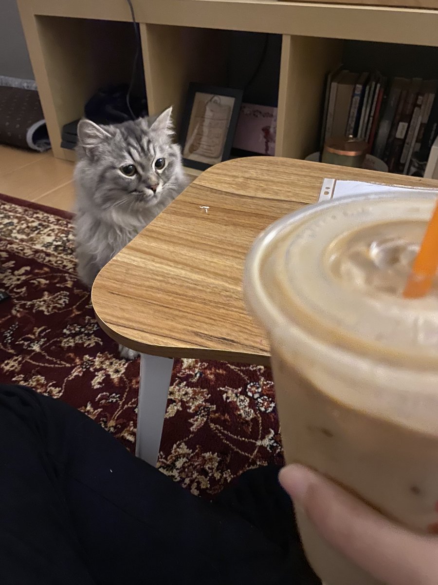 yoleow's tweet photo. Bored 👍🏻 https://t.co/u56yIhJvFu