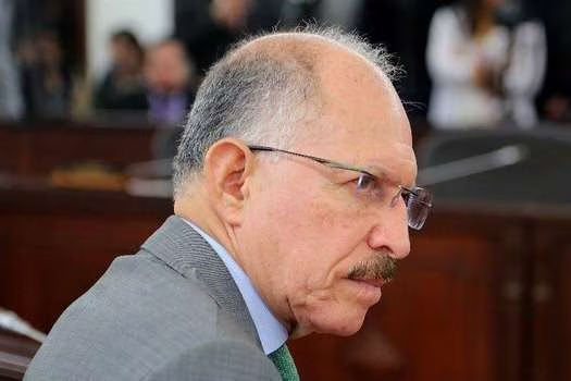 elespectador's tweet photo. Por contratación irregular, acusan a actual embajador de Colombia en Chile

El exsenador y exgobernador departamental fue designado por el Gobierno de Gustavo Petro para liderar la embajada de Colombia en Chile.
➡️https://t.co/JrQQh21DMr https://t.co/RKK8pwOUoC
