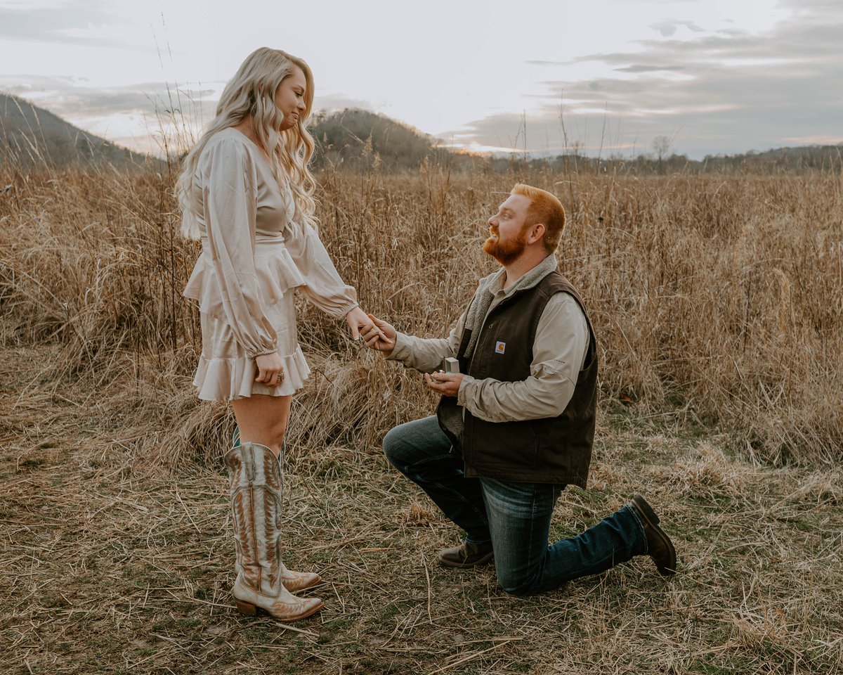 DestinyMarie898's tweet photo. I SAID YES 💍✨💖 https://t.co/Alt4r4eaBk