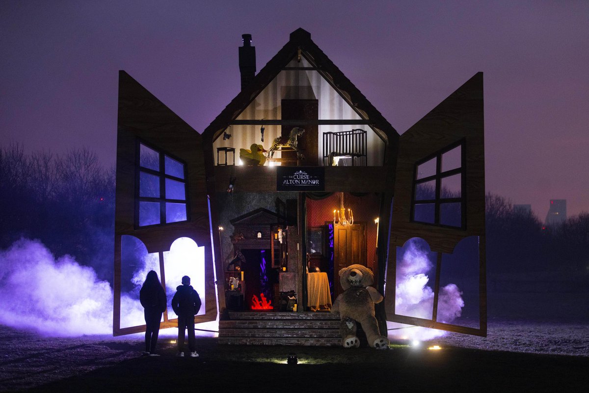 CreativeJohnB's tweet photo. Emily Alton, a fan favourite character from the original ride, will finally have her chilling story unraveled as to how she became a vessel of evil! The Countdown is on, are you brave enough? 🕰️🧸🏠🐈#waittillmidnight #curseataltonmanor https://t.co/EZQxtO28RG