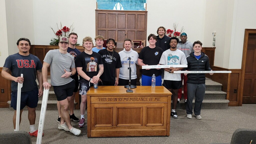coachrice_4's tweet photo. Great time giving back to the community in Magnolia yesterday! https://t.co/7e5P9KAJep