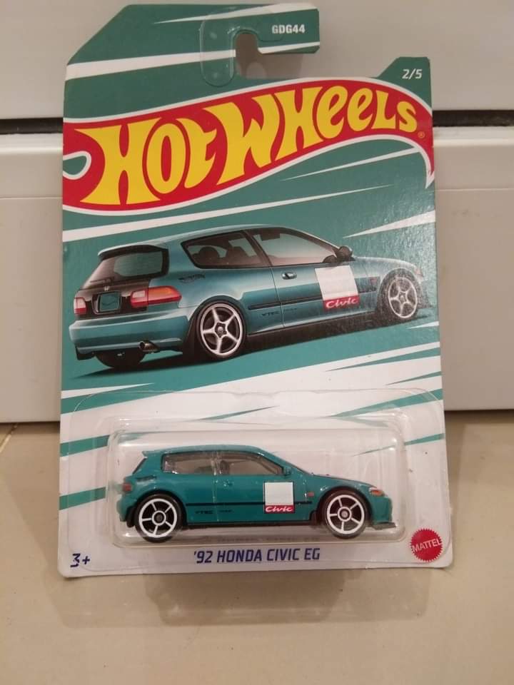 HoldenKlasik's tweet photo. Harga hotwheelsnya sama kek harga mobilnya beda nolnya doank..  😅😅 https://t.co/7A5YHbeuoC