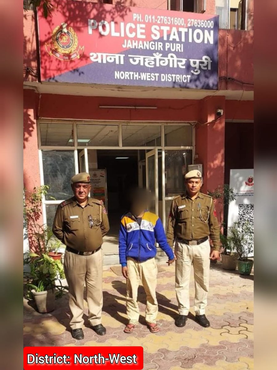 With the arrest of a notorious robber by staff of PS Jahangirpuri, sensational robbery case with a female senior citizen solved within 12 hrs of incident.

Robbed gold earrings &amp; mobile phone of victim and knife used in crime recovered.

#DelhiPoliceUpdates