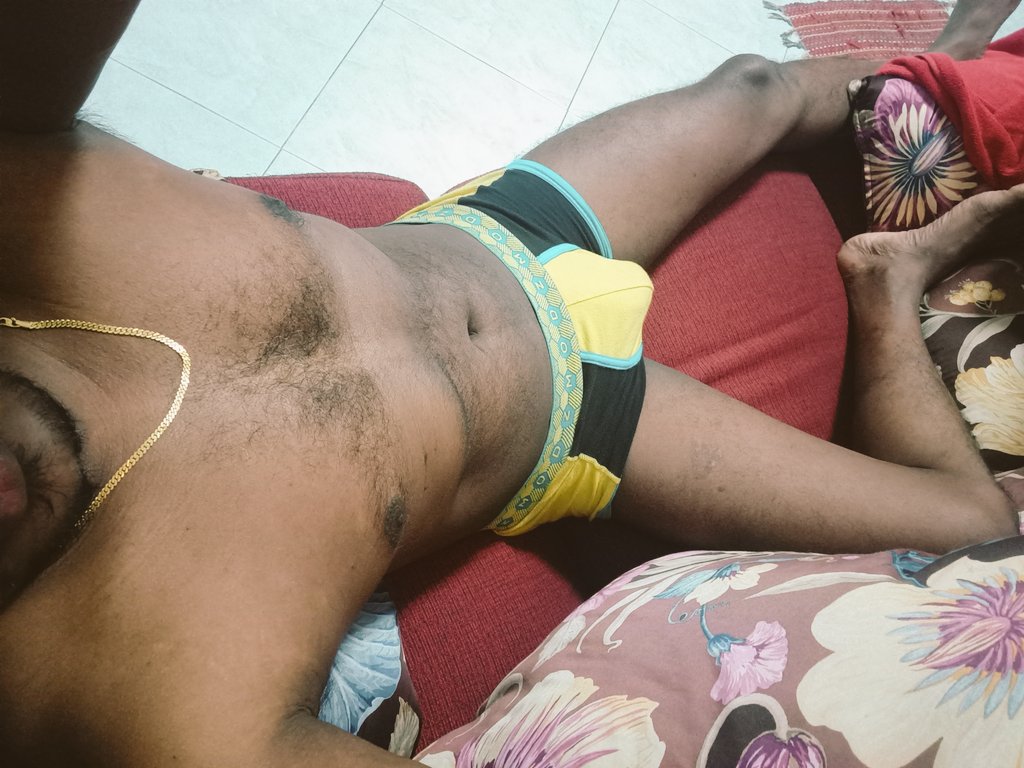 Moganiniyavan's tweet photo. Gym poga aasiya iruku bt somperi thanam. https://t.co/tfmeN6hpTC