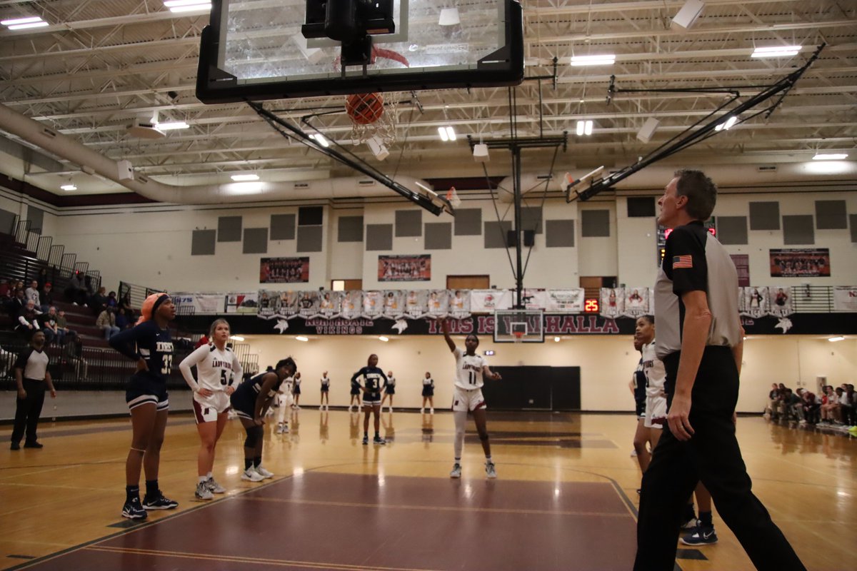 NTHSports's tweet photo. Congratulations to @NGVIKINGSBBALL Lady Vikings and Head Coach Alicia Sands.

Northgate is headed to the State Tournament! 
@VIKINGATHLETIC4 @Northgate_High 

They defeated Drew last night 48-20.

📷@WisenbakerSandy https://t.co/7wXCWbNUAj