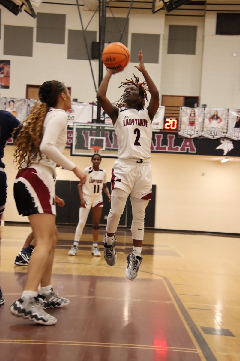NTHSports's tweet photo. Congratulations to @NGVIKINGSBBALL Lady Vikings and Head Coach Alicia Sands.

Northgate is headed to the State Tournament! 
@VIKINGATHLETIC4 @Northgate_High 

They defeated Drew last night 48-20.

📷@WisenbakerSandy https://t.co/0nFM7P5X2C