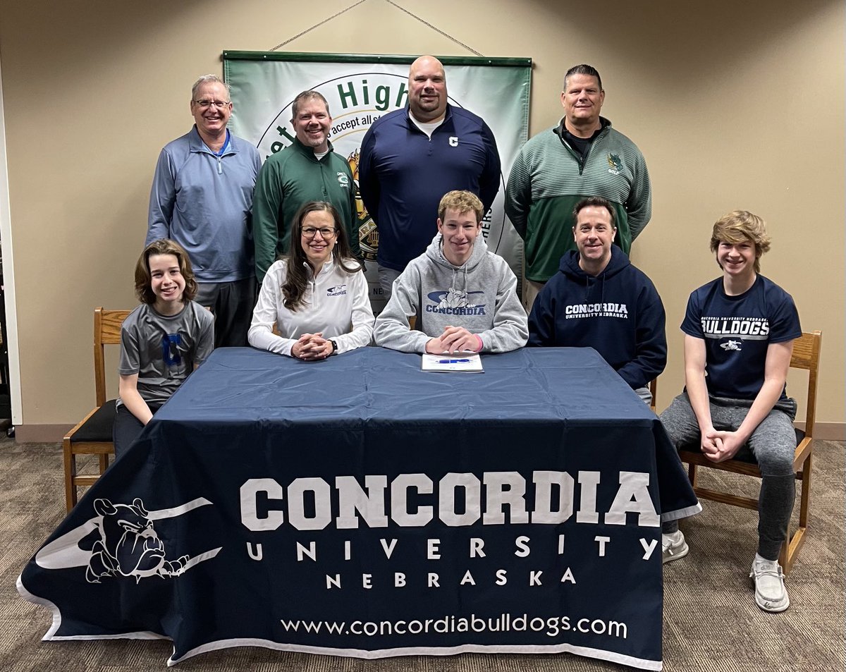 Congratulations to ⁦<a href="/JacobDowd_11/">Jacob Dowd</a>⁩ and his family on his signing to Concordia University and ⁦<a href="/CUNEBulldogGolf/">CUNE Bulldog Golf ⛳️</a>⁩