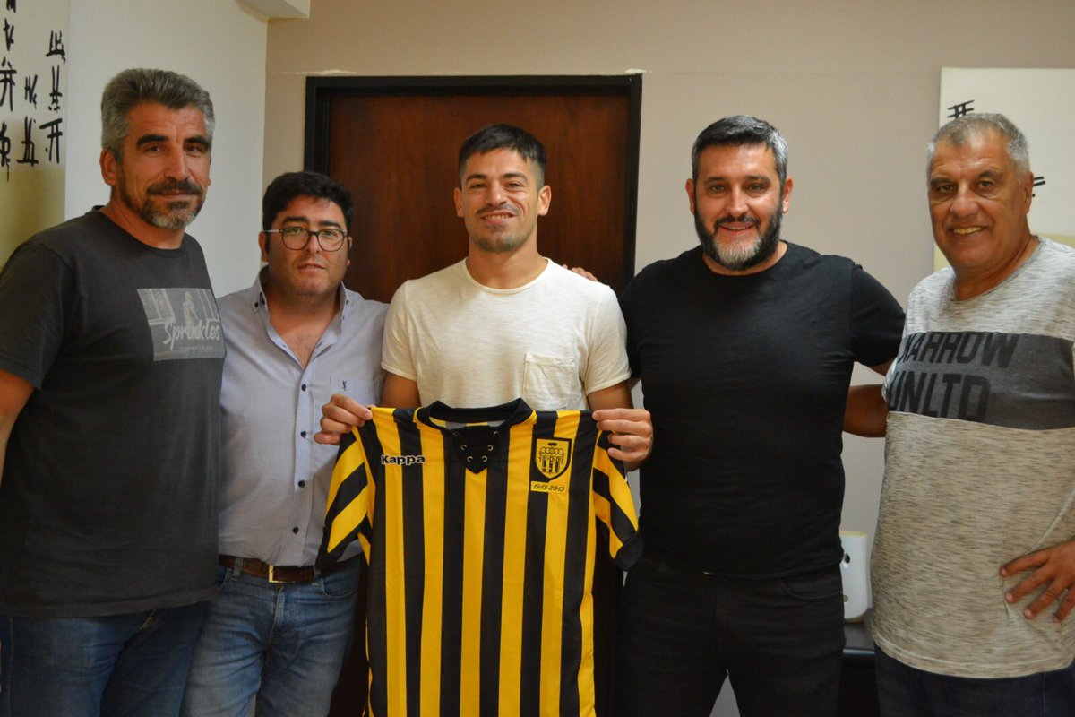 ✍️ Firma de contrato de Santos Bacigalupe, Noveno Refuerzo de Santamarina para el Torneo Federal A.

¡Éxitos, Santos!
💛🖤