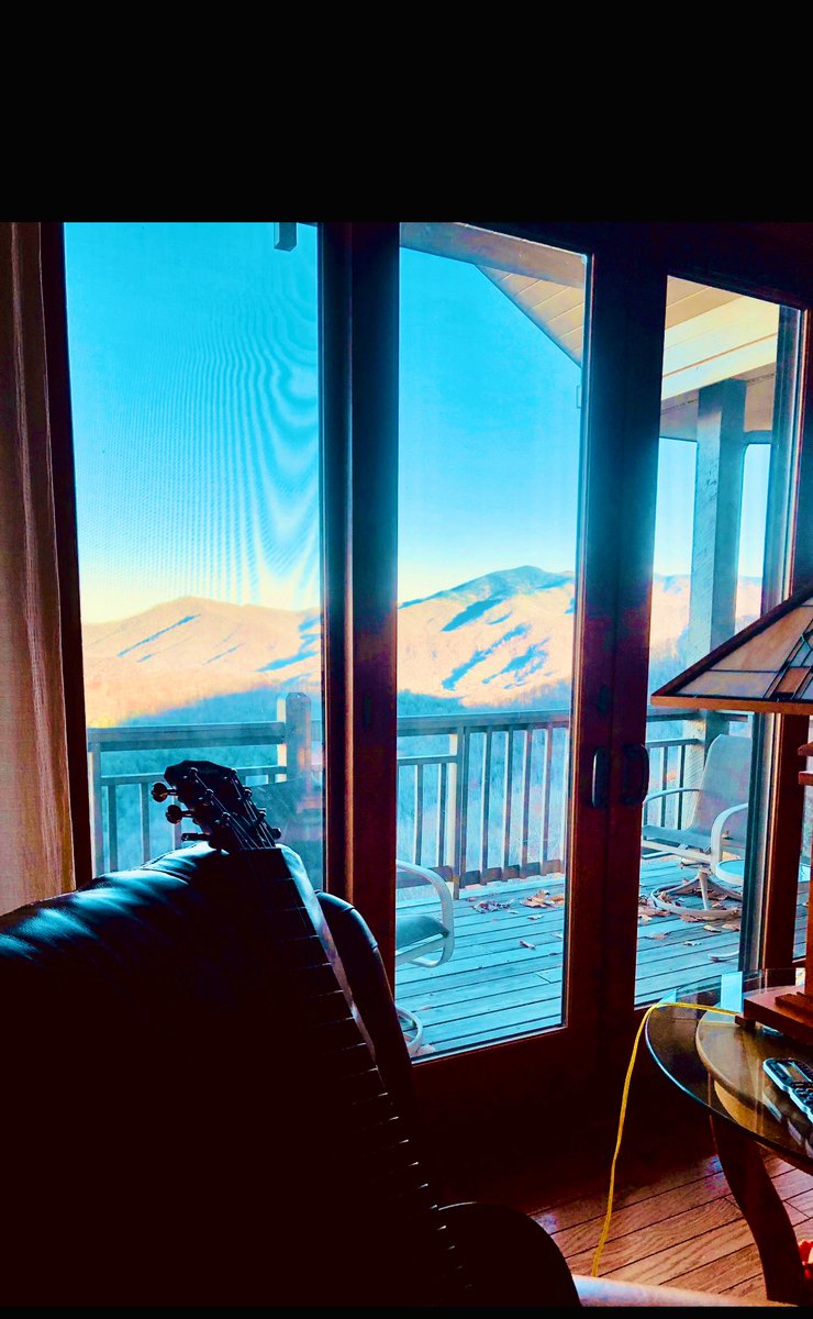 ChrisHollyMusic's tweet photo. Mountain Song ๐ #western #nc #mtmitchell #life #elevated #mountian #air #write #songs #milehigh #musicislife https://t.co/G7UScoY9bo