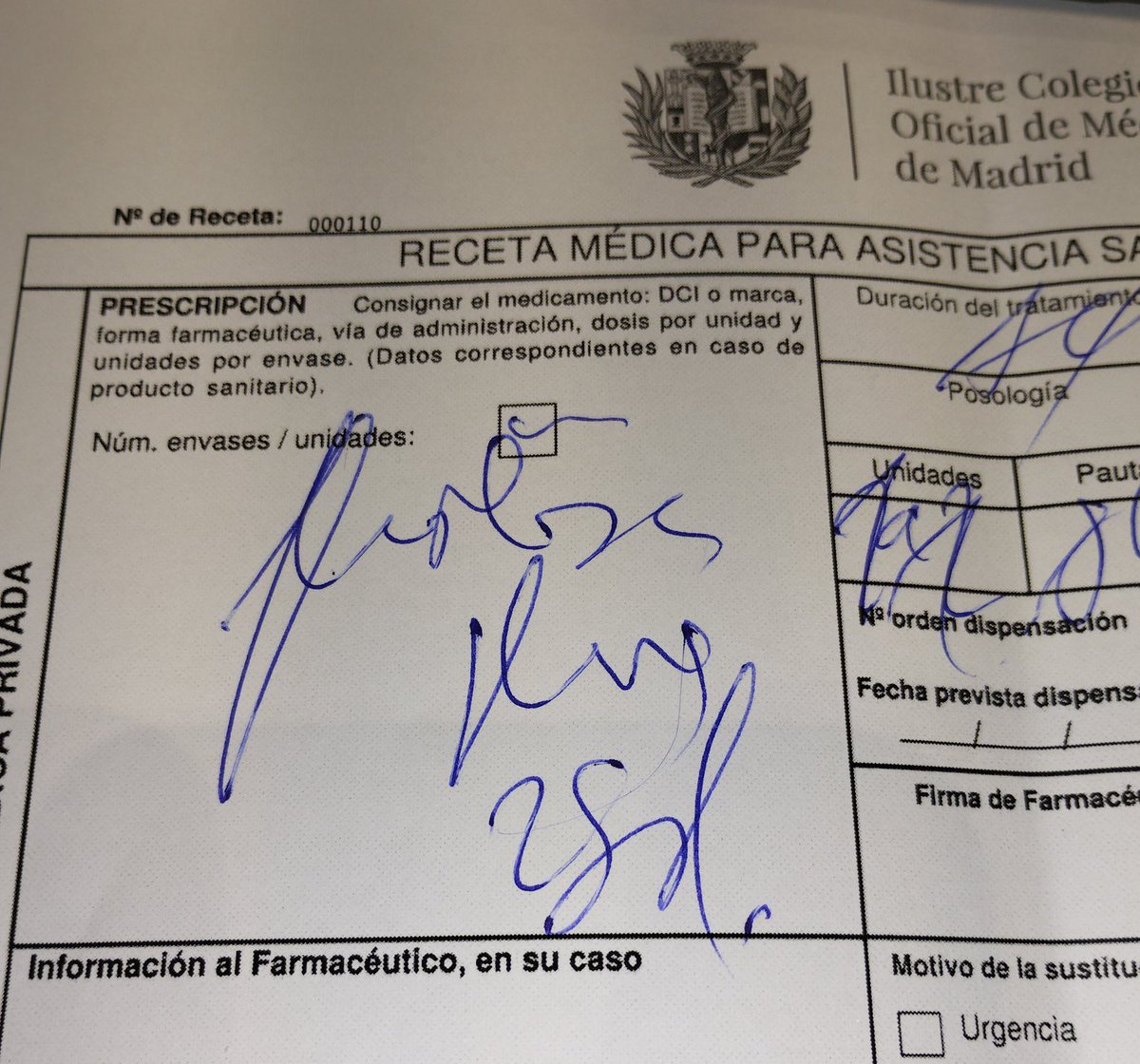 Farmaenfurecida's tweet photo. ÁNIMO VALIENTES

¿Qué pone? https://t.co/fO0VBeGTtP