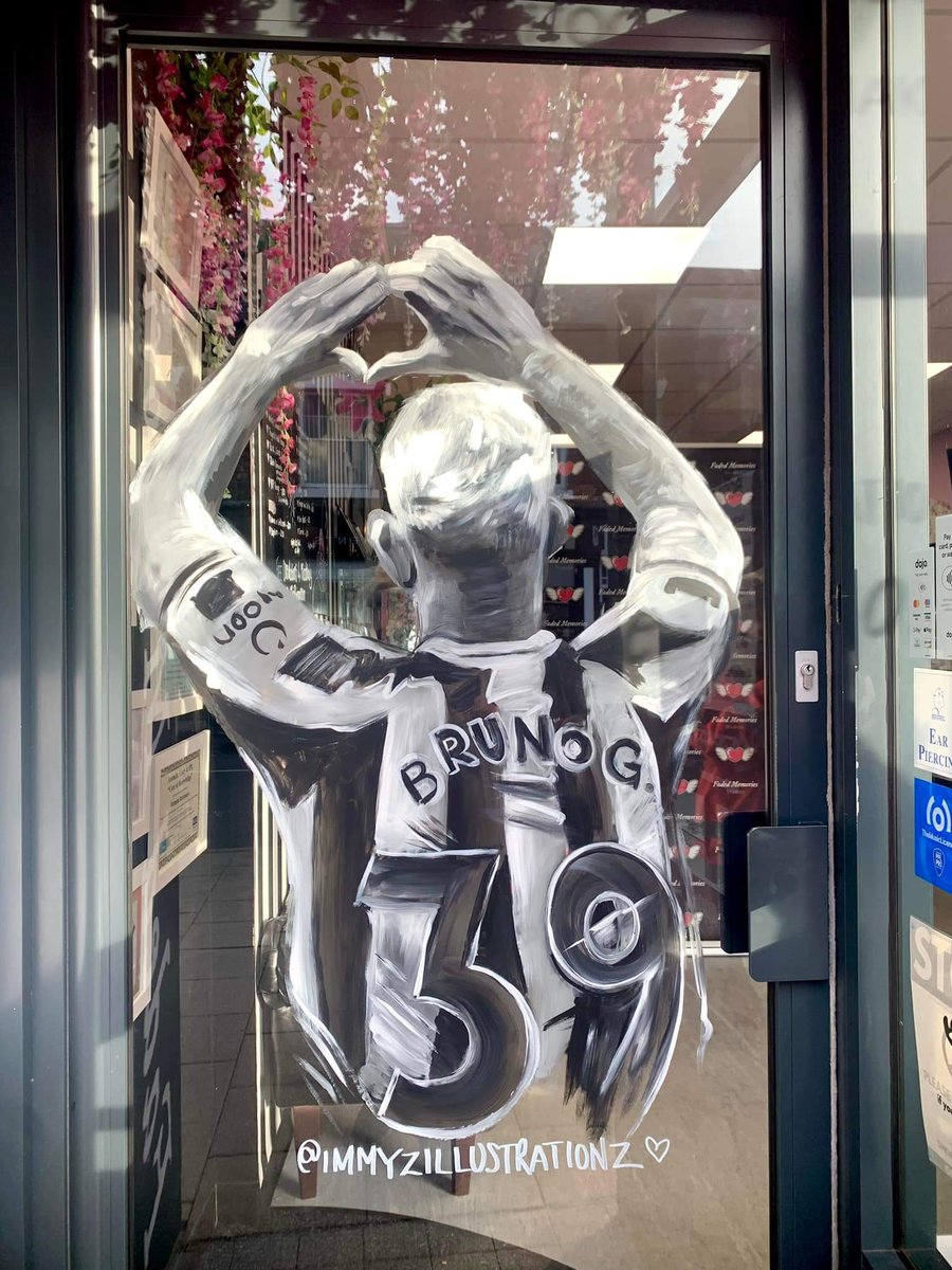 djpyrotek13's tweet photo. @alanshearer @ghodoussi @brunoog97 young talented artist Imogen Clarke https://t.co/yOP7wzAgUu
