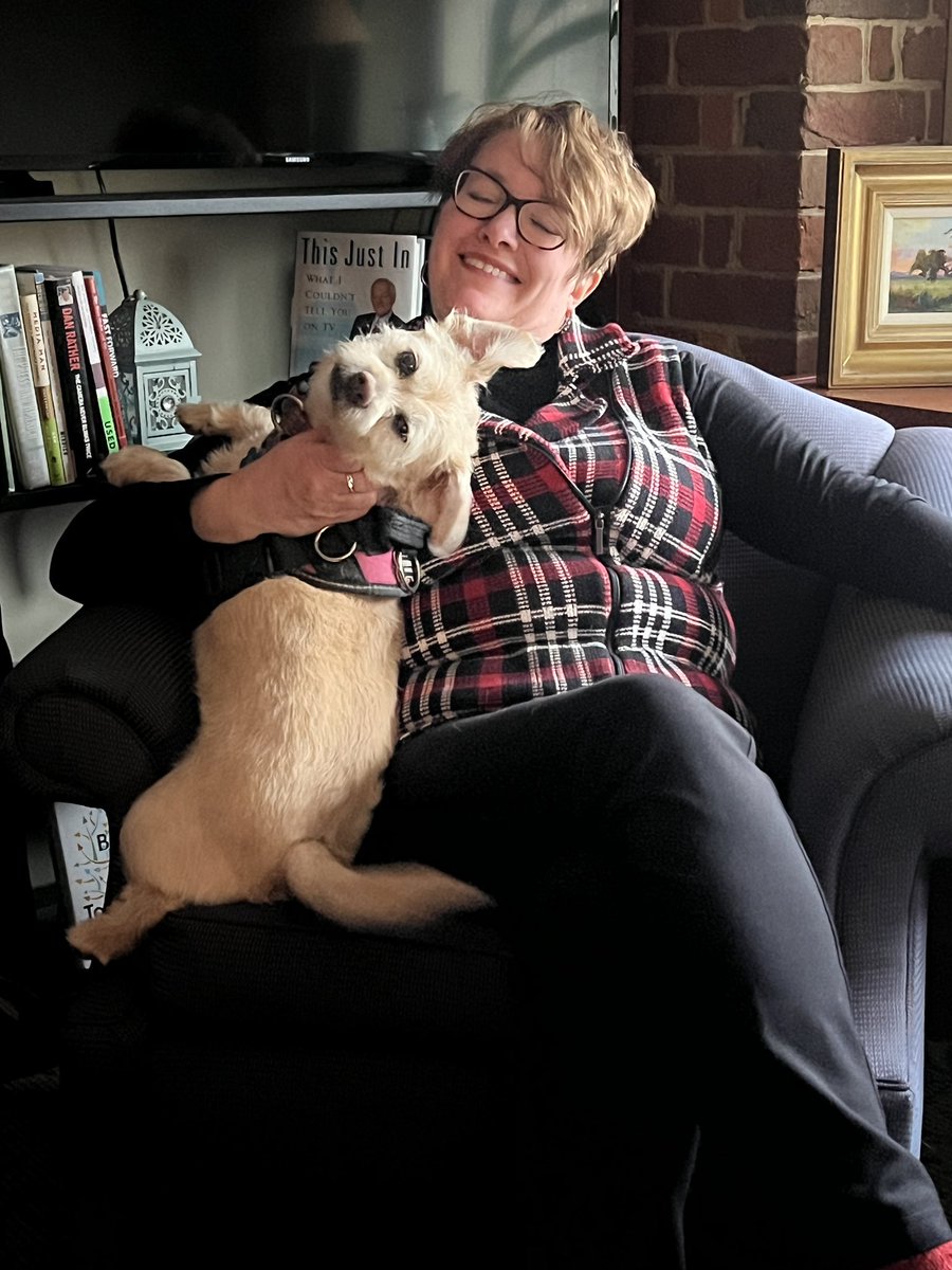 comfurman1's tweet photo. Look who came to work today. Spreading comfort and cuddles to com majors and Profs. #clyde #FUCom https://t.co/Pb8EszL4Y0