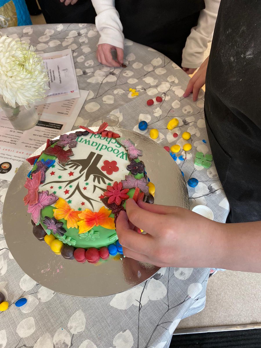 QuadrantLeisure's tweet photo. Our #pretendychef #SEN #Kitchenworkshop with @WoodlawnLive  today was adding the finishing touches to a special home made cake by John for them to take back to school and sell at their Friday cafe to help raise funds!
#disability #learningneeds #specialneeds #additionalneeds https://t.co/jWovxmyfup
