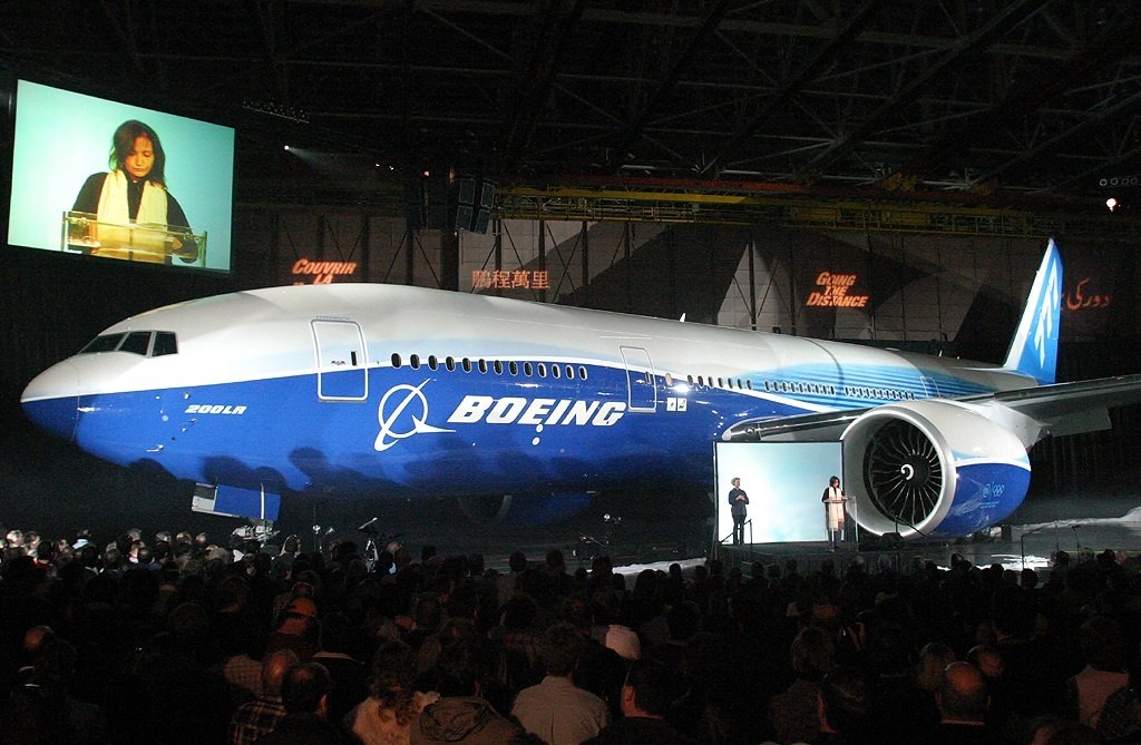 dominikschwalbe's tweet photo. #OTD in 2005, the very special 777 type -200LR has been presented, it quickly became the #worldliner
#b777 #b77L #777LR #Boeing #working #together #goingthedistance https://t.co/Q0VJpfaP9M