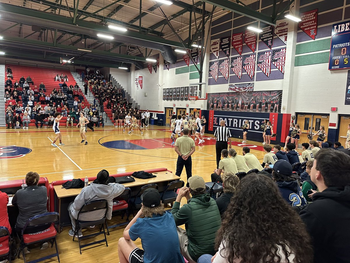 foothill_bball's tweet photo. The Falcons end their season with a loss to the defending state champs, 68-57. Although we are disappointed with the outcome, we are proud of how our team never quit all year and battled to the final buzzer. The Falcons will be back very soon!
#BeTrueToTheBlue https://t.co/7Fkxpj0pUt