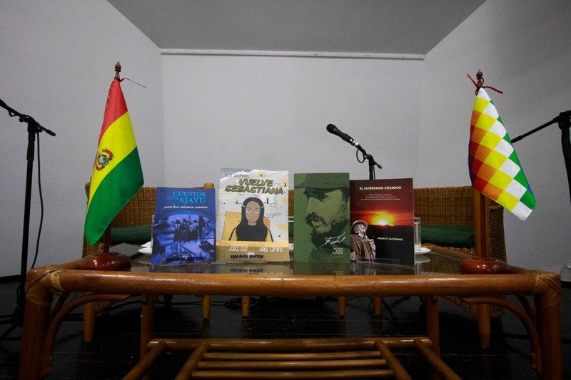 EditorialEstado's tweet photo. Presentación de la Biblioteca Popular en la Casa de las Américas, con la participación de la Gerente Ejecutiva de la Editorial del Estado, Estela Machicado. Se hizo la donación de los libros a las Bibliotecas de ese espacio.
#EditorialdelEstado #LaHabanaCuba #LuchoXBolivia https://t.co/9RpTpTqpBt