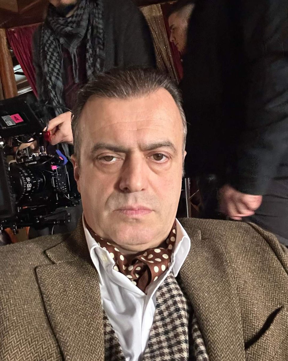 WhistlerDick's tweet photo. Michael Caine kao Rasim Ljajić https://t.co/ECGNwR7MHi