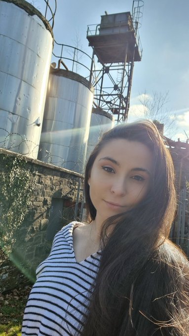 Hi 👋 https://t.co/bmolP6VP1N