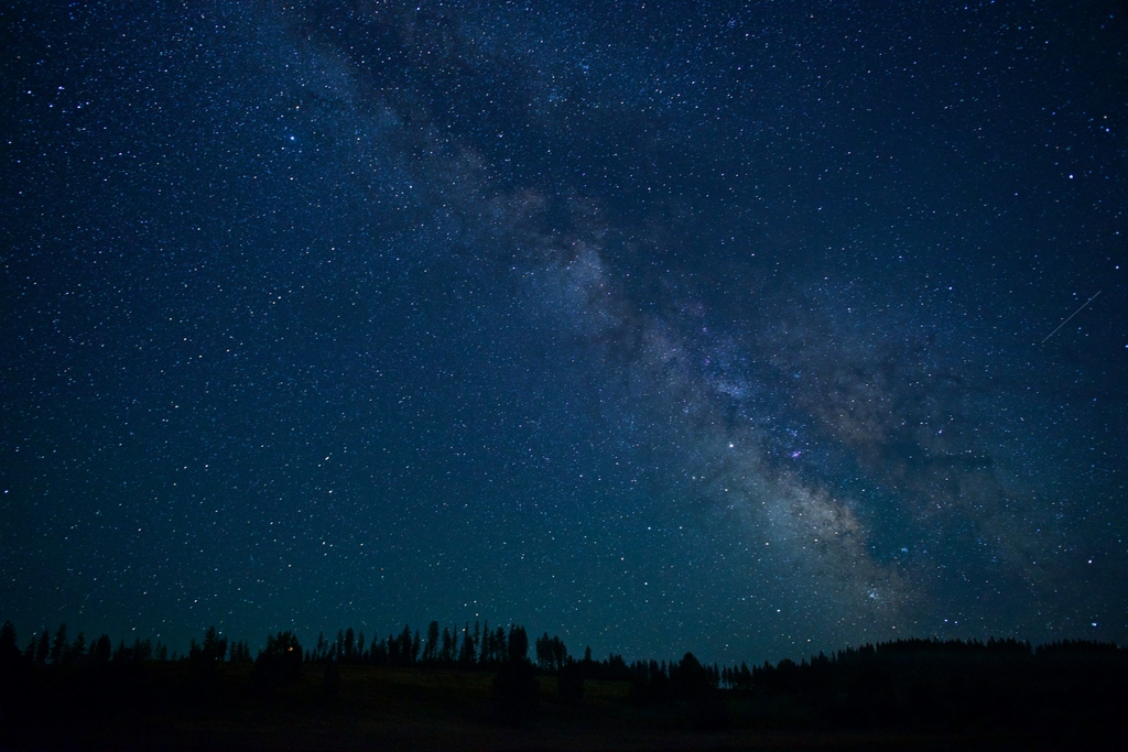 Join us this Friday for “Saving the Dark”, a breathtaking documentary about preserving dark night skies. After the film, we’ll hear from a panel of dark night sky experts &amp; advocates about their work &amp; passion. 

Zoom sign-up: events.humanitix.com/saving-the-dar…

📸 S. Wheeler via Unsplash
