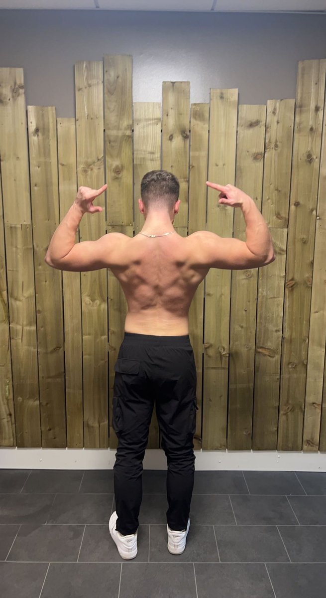 ShiftFN_'s tweet photo. 5kg up since last month kept the definition and strengths at an all time high https://t.co/LKM6jFpxlB