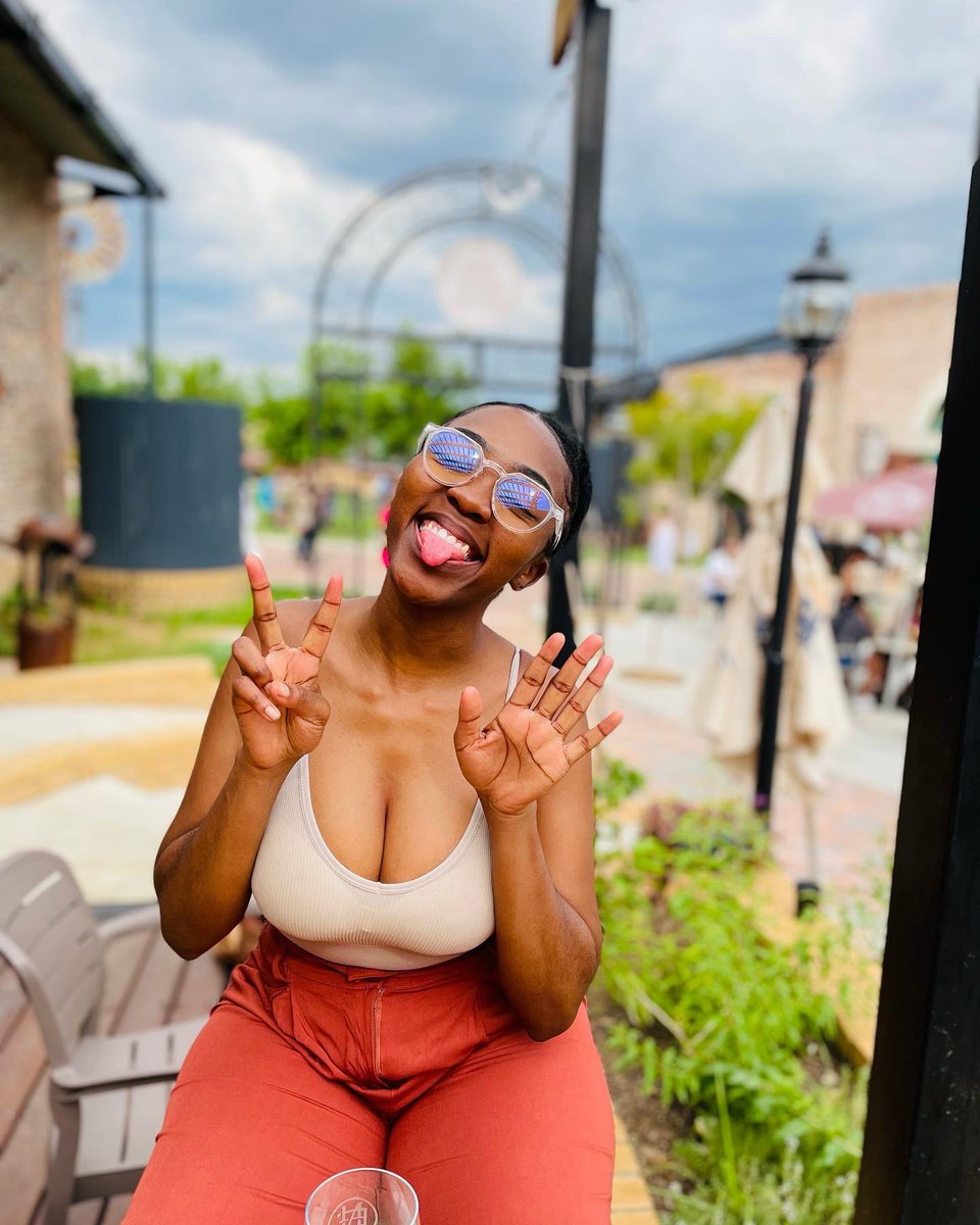 Karabo__More's tweet photo. Ungavumi ngawe 🥰❤️ https://t.co/Et5MUkX55t