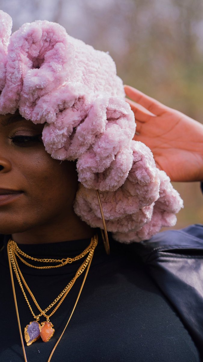 HookedRiches's tweet photo. Up close and personal with this velvet pink muffin shop now @HookedRiches link in bio #Canada #AntManAndTheWasp #BlackHistory #crochet #explore #fashion #Trending #TrendingNow https://t.co/H6cQbrooLO